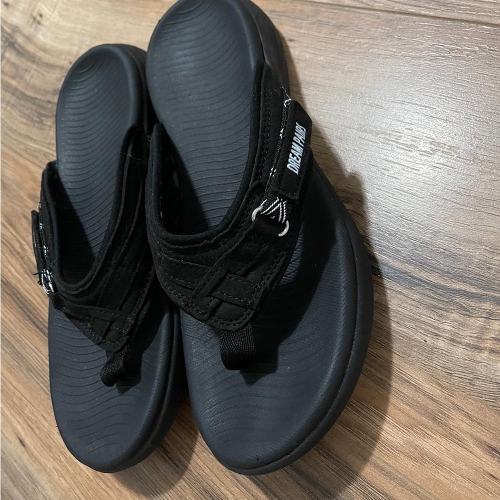 Dream Pairs Black Sandals - Picture 2 of 2